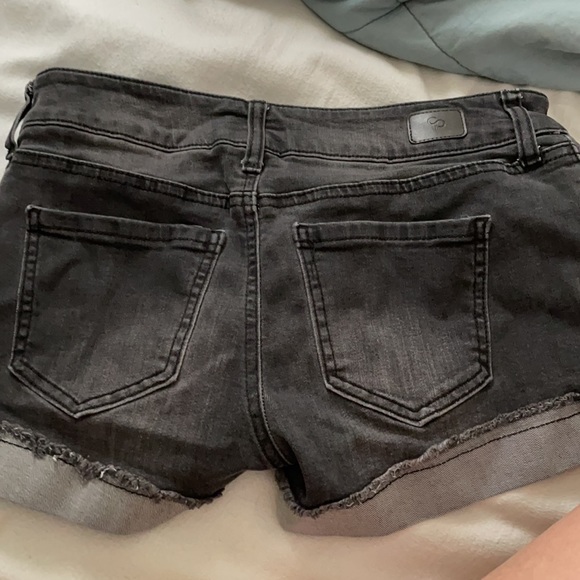 CELEBRITY PINK Jean Shorts - Picture 2 of 4